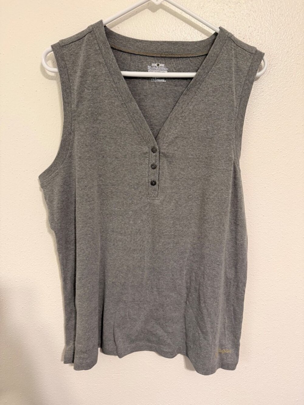 Noble Outfitters Tank Top Gray Tug Free Henley V Neck Womans XL